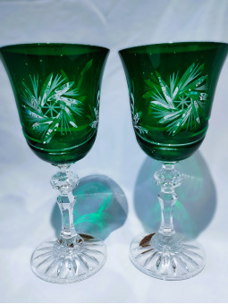 Cut colored wine glasses, 2...